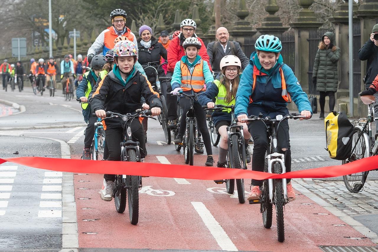 Group ride with pupils from Roseburn Primary